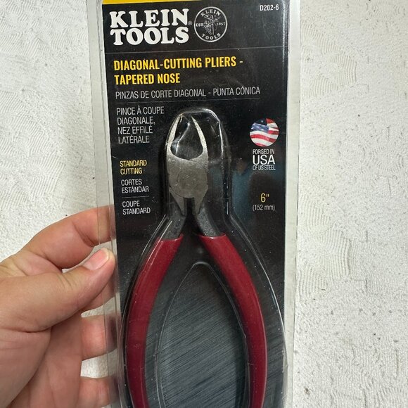 Klein Tools D202-6 Pliers, Diagonal Cutting Pliers with Tapered Nose 6" New - Picture 1 of 3
